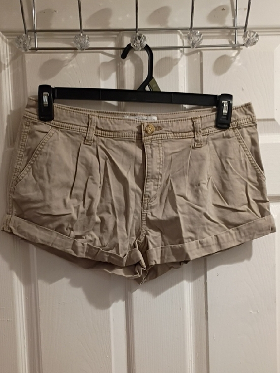 Abercrombie & Fitch Pants - Abercrombie & Fitch Tan Rolled-Hem Women's Shorts NWOT